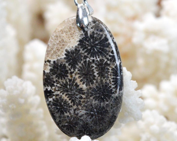 27-carat fossil coral - natural stone cabochon pendant - Indonesia /FY99