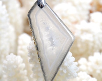 Agate Polyedrique 37 carats - pendentif pierre naturelle - Brésil // DB70