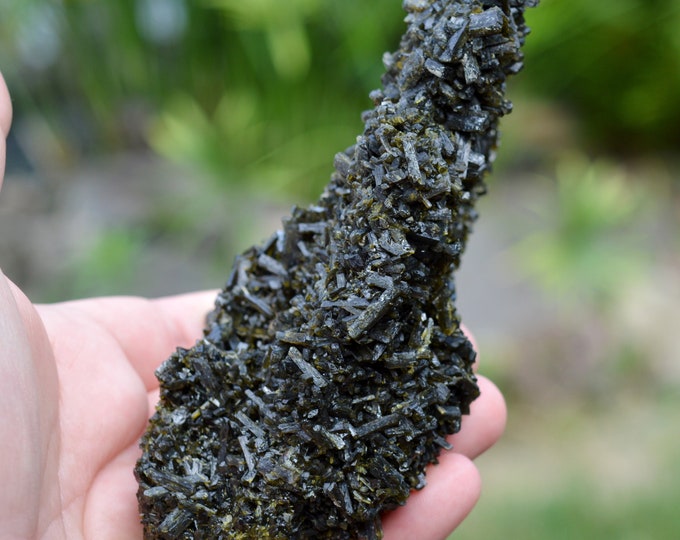 Epidote 490 grams - Bafoulabé Circle, Kayes Region, Mali