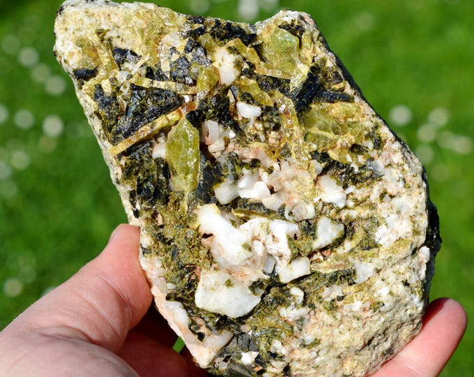 Titanite & Epidote Albite 1180 grams - Fanadinho, Capelinha, Minas Gerais, Brazil