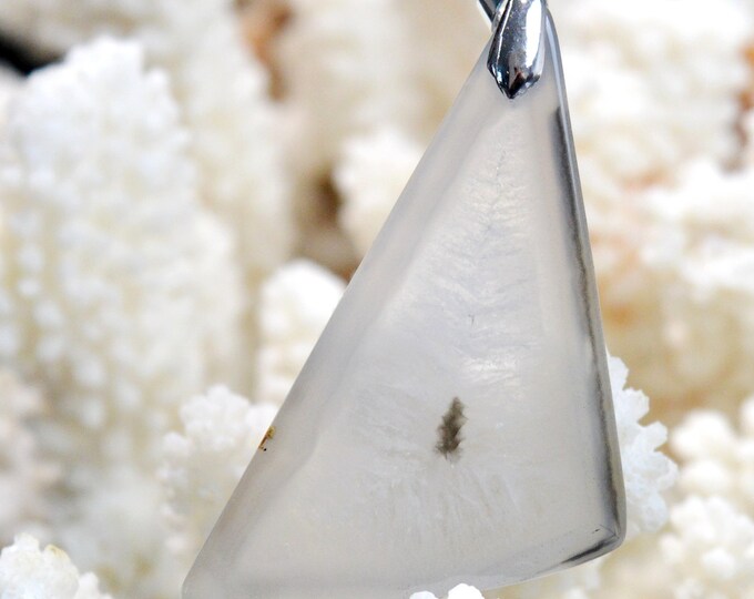 Agate Polyedrique 64 carats - pendentif pierre naturelle - Brésil // DB69