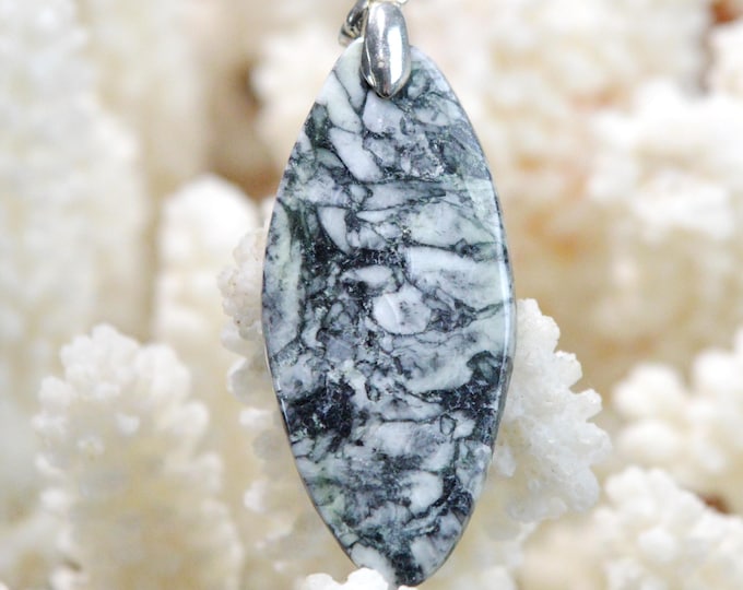 23-carat Pinolite - natural stone cabochon pendant - Austria / FY70