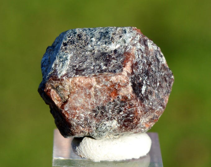 Garnet var. Andradite 20 grams - Ansignan, Prades, Pyrénées-Orientales, Occitanie, France