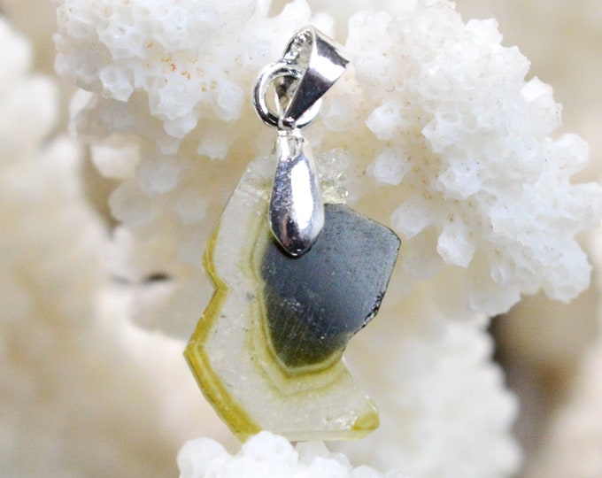 5 Carat Tourmaline - Natural Gemstone Cabochon Pendant - Pakistan // CW91