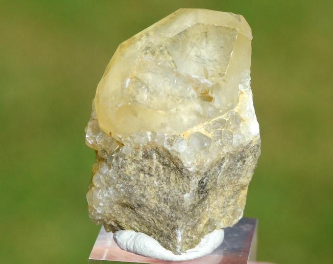 Calcite 11 grams - La Sambre quarry, Landelies, Montigny-le-Tilleul, Hainaut, Wallonia, Belgium