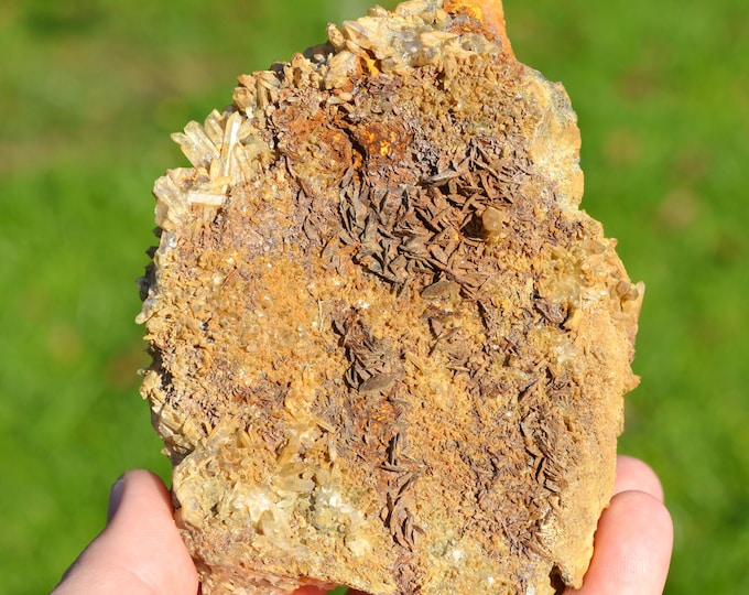 Quartz & Siderite 550 grams - Grenoble, Isère, Auvergne-Rhône-Alpes, France