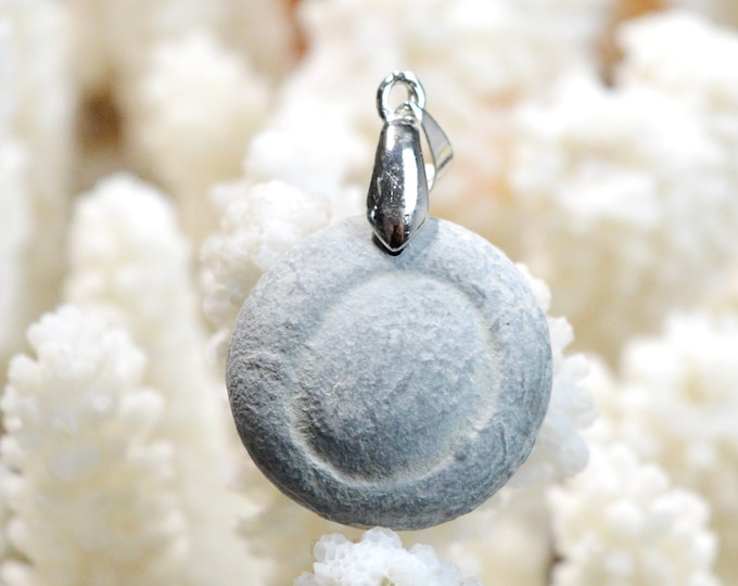 40 Carat Fairy Stone - Natural Stone Pendant - Canada / FG52