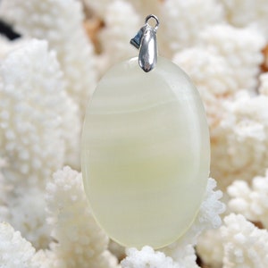 60 carat green onyx - natural stone cabochon pendant - Pakistan // DN39