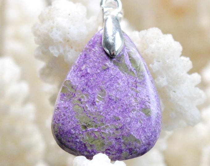 Stichtite & Serpentine 9 carat - natural stone cabochon pendant - Tasmania, Australia / FR13