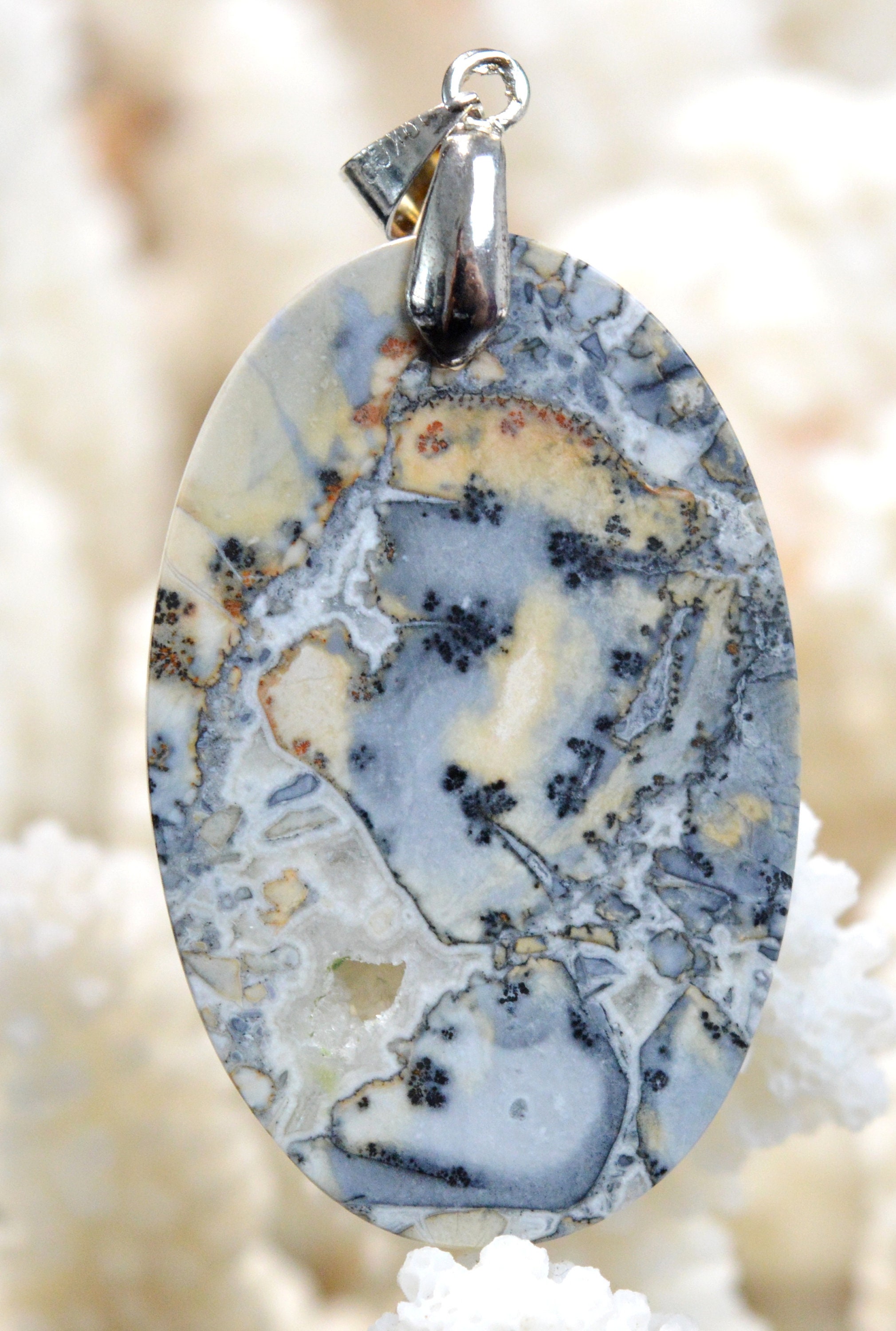 Indonesia REF AL69 Jaspe maligano 62 carats cabochon pendant natural stone