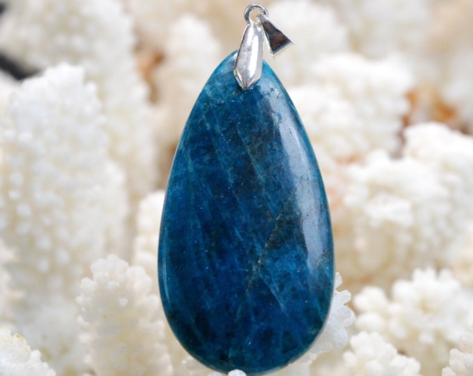 Apatite 89 carats - pendentif cabochon pierre naturelle - Madagascar / EU10