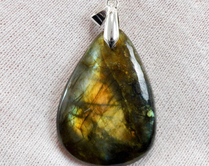 64-carat Labradorite - natural stone cabochon pendant - Madagascar / GC36