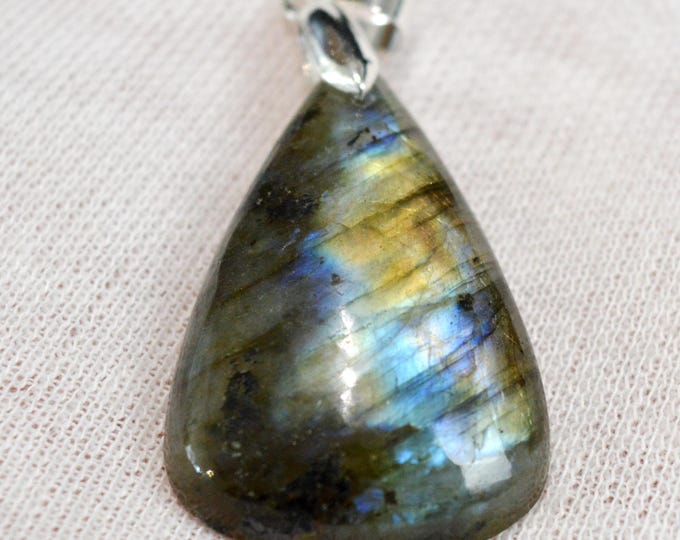 51 carat Labradorite - natural stone cabochon pendant - Madagascar / GC55
