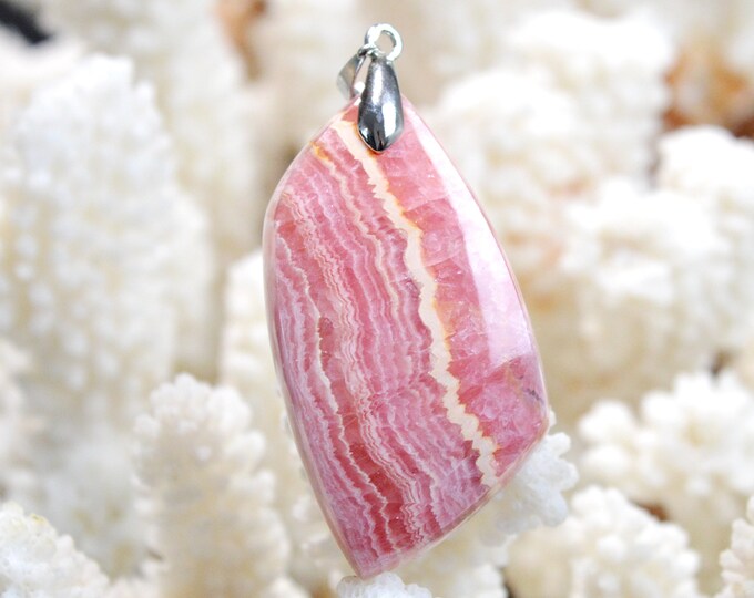 Rhodochrosite 107 carats - natural stone cabochon pendant - Argentina / FG16