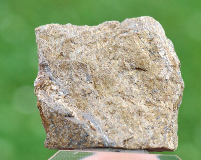 Enstatite var. Bronzite 49 grams - Mangabal I intrusion, Sanclerlândia, Goiás, Brazil