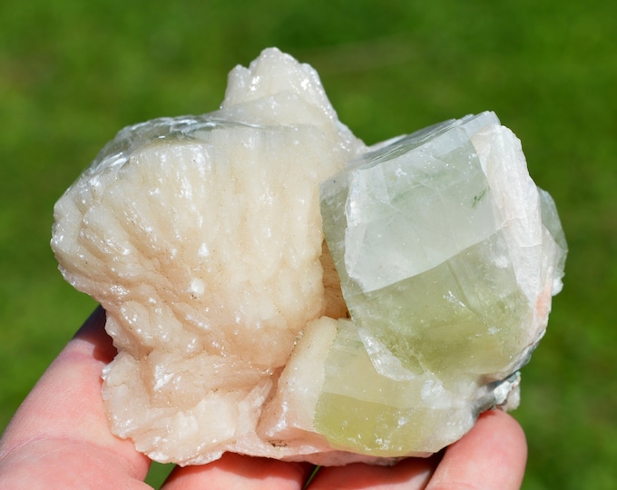 Stilbite & Apophyllite 410 grams - Pune District, Maharashtra, India