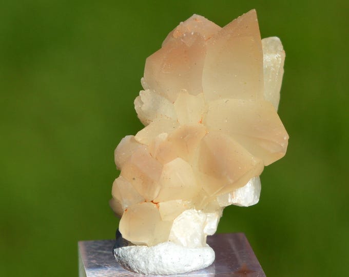 Calcite 10 grams - Limestone quarry, Limont-Fontaine, Maubeuge, Avesnes-sur-Helpe, Nord, Hauts-de-France, France