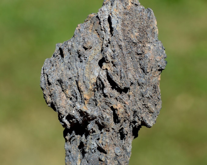 Volcanic scoria 38 grams - Mont Lata, Chavaniac-Lafayette, Brioude, Haute-Loire, Auvergne-Rhône-Alpes, France