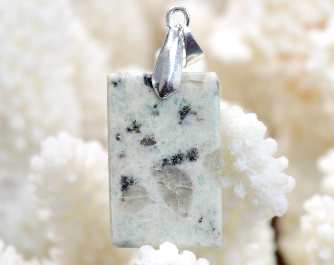 27 Carat Kiwi Jasper - Natural Gemstone Cabochon Pendant - New Zealand // DO12