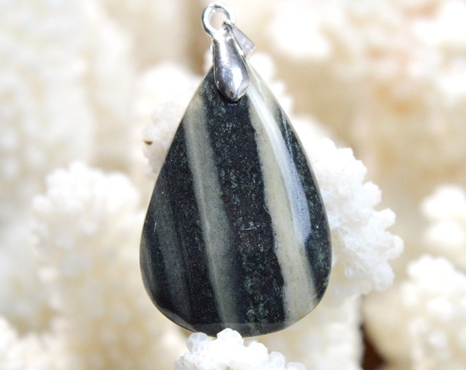 29 carat Jasper - natural stone cabochon pendant - Africa // CX69