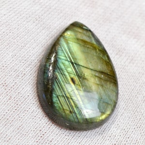 Labradorite 48 carats - cabochon pierre naturelle - Madagascar / FJ46