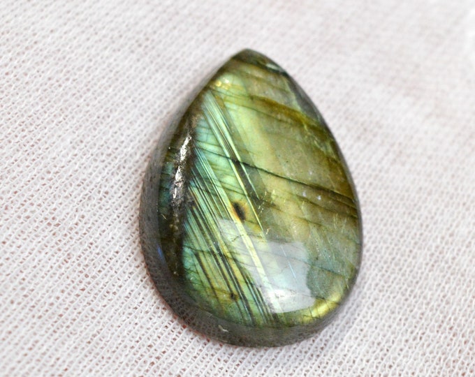 Labradorite 48 carats - natural stone cabochon - Madagascar / FJ46