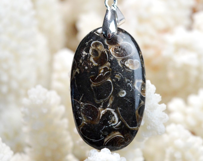 Turitella agate 39 carats - natural stone cabochon pendant - USA // DV17
