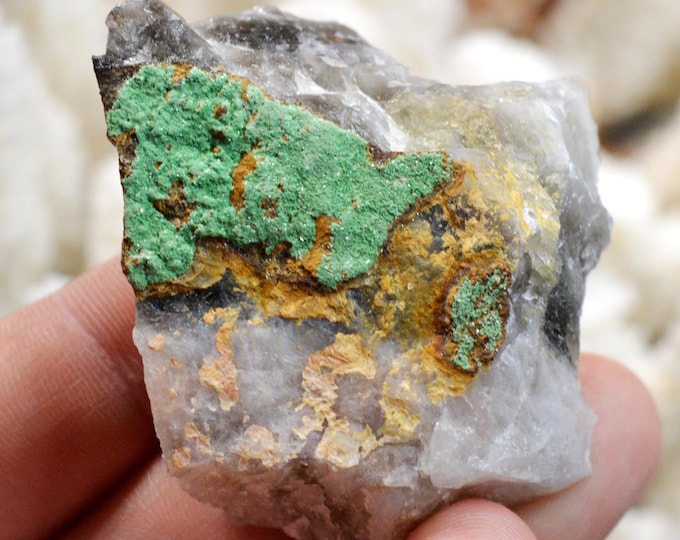 Quartz & Malachite 68 grams - L'Argentolle, Saint-Prix, Autun, Saône-et-Loire, Burgundy-Franche-Comté, France