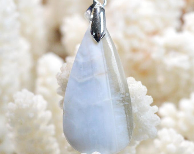 31 Carat Owyhee Opal - Natural Gemstone Cabochon Pendant - USA / FP18