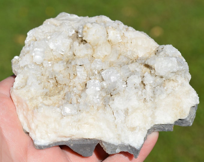 Calcite 407 grams - L'Argentolle, Saint-Prix, Saint-Léger-sous-Beuvray, Saône-et-Loire, France
