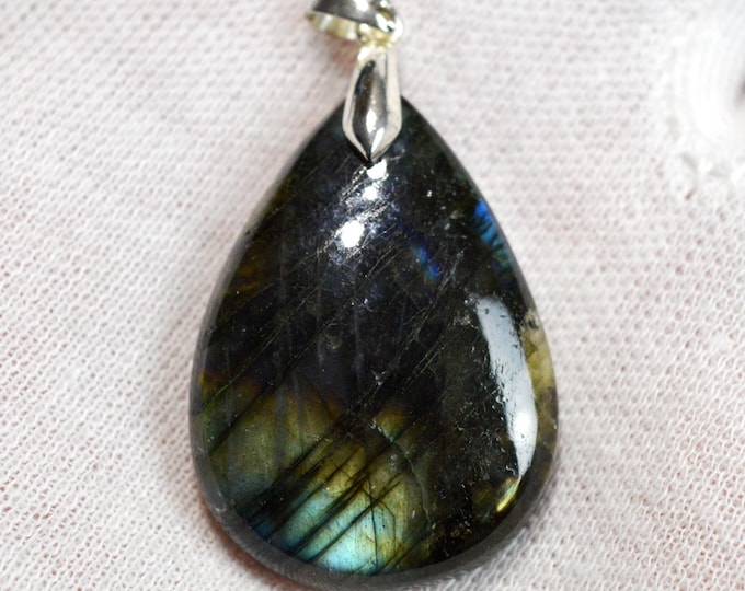70 carat Labradorite - natural stone cabochon pendant - Madagascar / FZ18