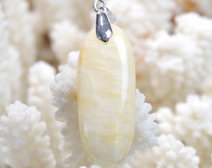 Aragonite 47 carats - natural stone cabochon pendant - Namibia // DH9