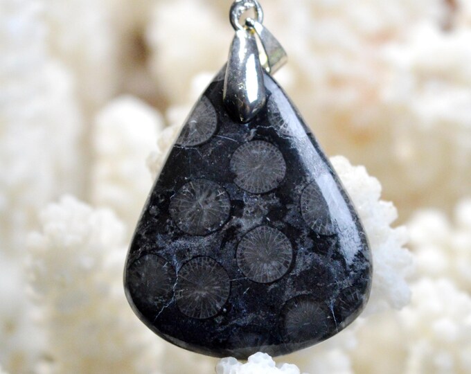 35 carat fossil coral - natural stone cabochon pendant - Indonesia /FP92