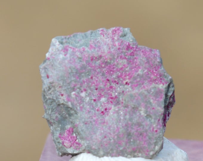 Cobaltomenite 0.8 gram - Temple Mountain Mining District, Emery County, Utah, USA