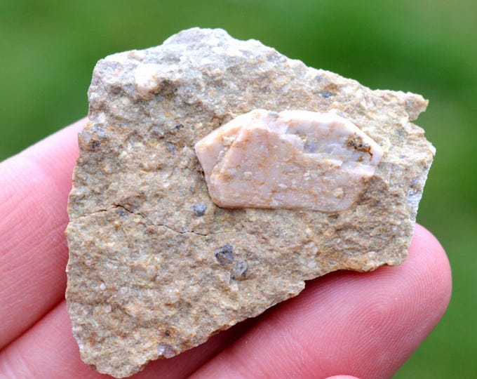 Orthoclase 27 grams - Four-la-Brouque ravine, Saint-Babel, Issoire, Puy-de-Dôme, Auvergne-Rhône-Alpes, France