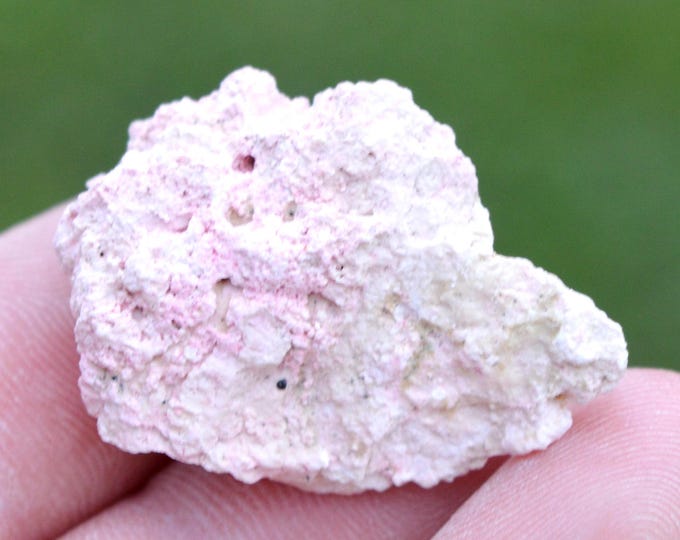 Sepiolite & Pink Opal var. Quinzite - 8 grams - Quincy, Vierzon, Cher, Centre-Val de Loire, France