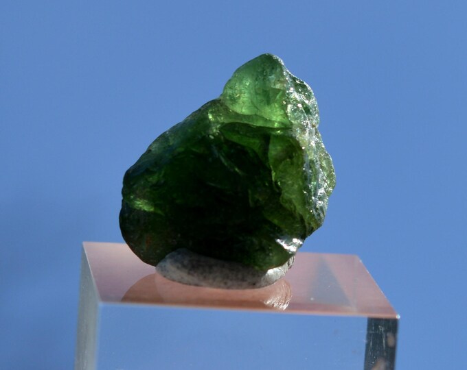 Grossular Garnet var. Tsavorite 2.6 grams - Scorpion Mine, Tsavo National Park, Voi, Taita-Taveta County, Kenya