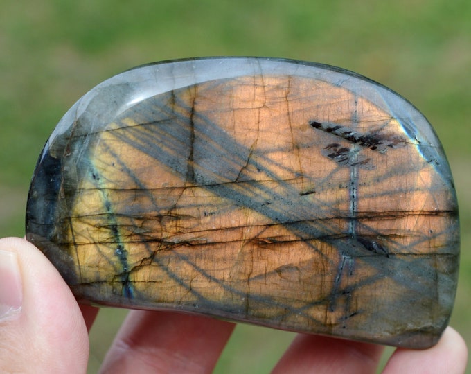 Labradorite 305 grams - Block to place - Ampanihy, Atsimo-Andrefana, Madagascar