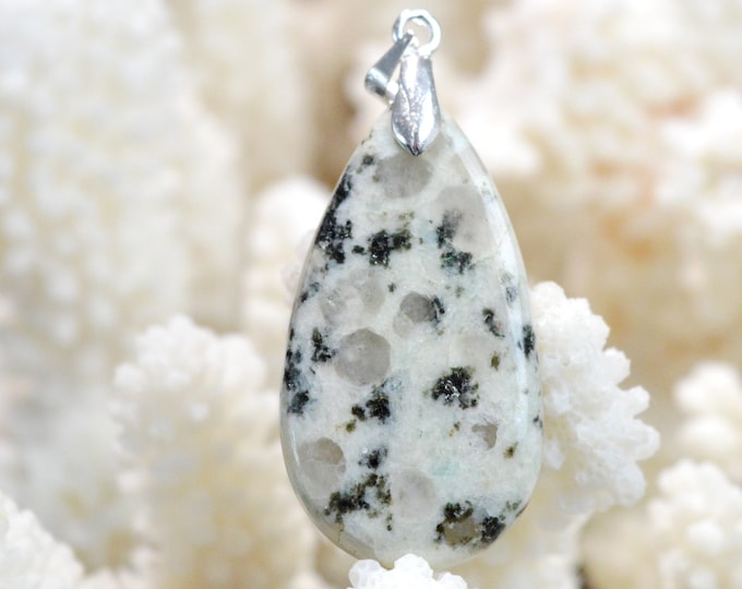 26 Carat Kiwi Jasper - Natural Gemstone Cabochon Pendant - New Zealand // DO9