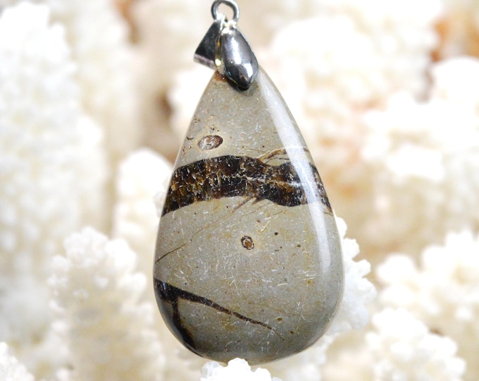 53-carat Septarian Stone - Cabochon Pendant - Madagascar / GA33