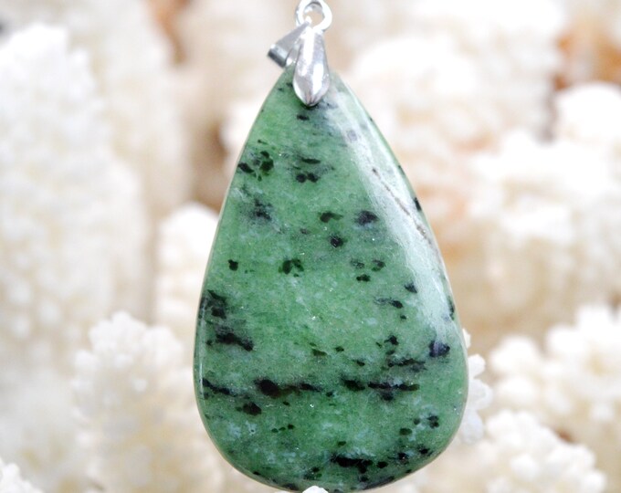 Zoisite 65 carats - natural stone cabochon pendant - Tanzania // DQ45