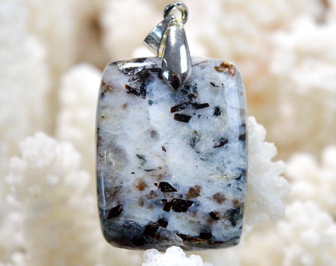 Astrophyllite 42 carats - pendentif cabochon pierre naturelle - Russie / FY45