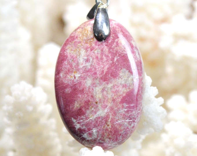 49-carat Thulite - natural stone cabochon pendant - Norway / GA4