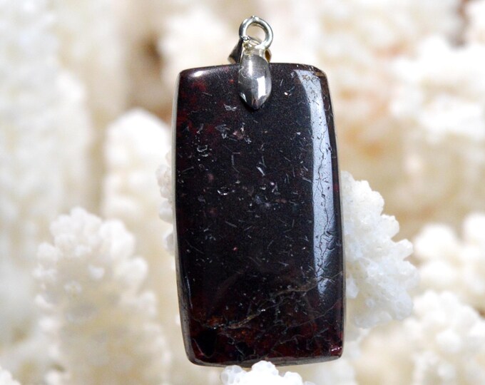 57 carat Rhodolite Garnet - natural stone cabochon pendant - Mozambique / GC88