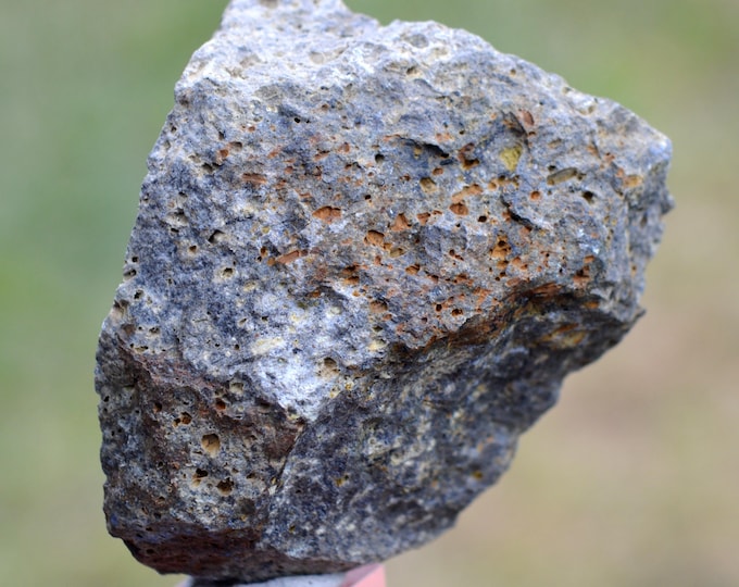 Superior cast basalt 170 grams - Gergovie, La Roche-Blanche, Clermont-Ferrand, Puy-de-Dôme, Auvergne-Rhône-Alpes, France