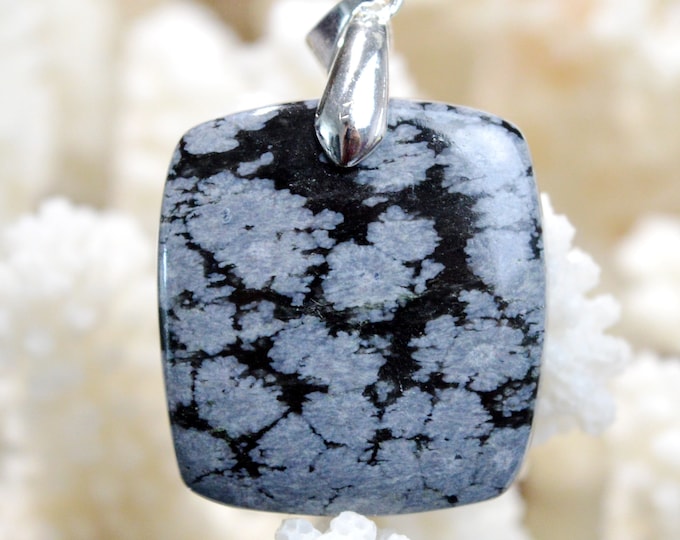 34-carat Snowflake Obsidian - natural stone cabochon pendant - USA // Ref AG91