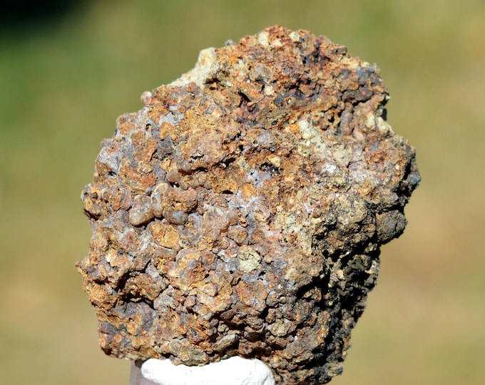 Bituminous peperitic projection 23 grams - Puy de Crouel, Clermont-Ferrand, Clermont-Ferrand, Puy-de-Dôme, Auvergne-Rhône-Alpes, France