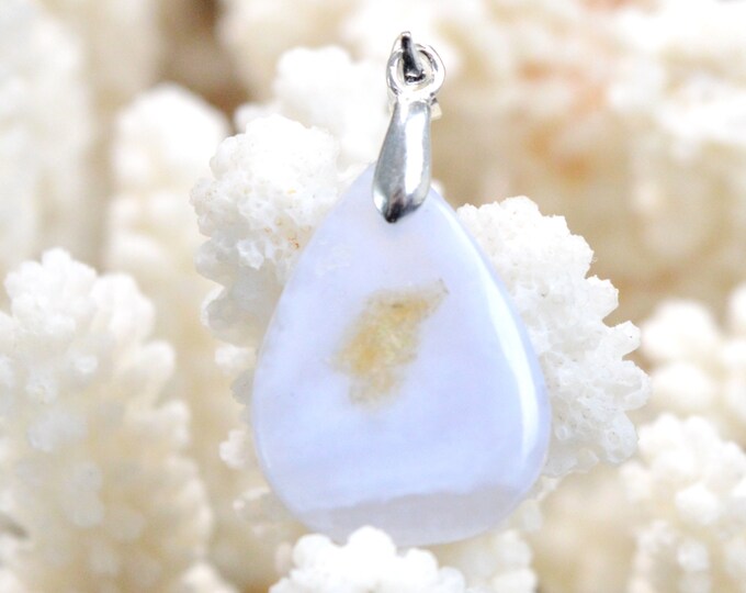 13 carat blue lace agate - natural stone cabochon pendant - Mozambique // DQ37