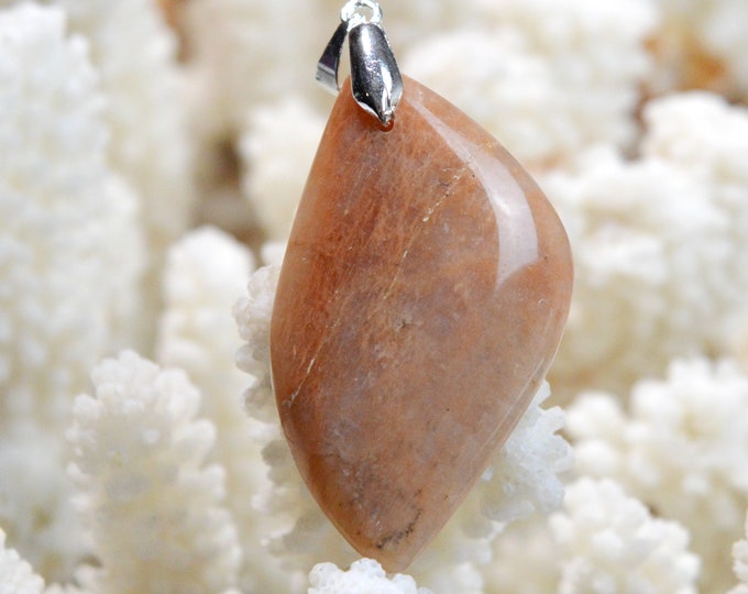 Pierre de lune pêche 56 carats - pendentif cabochon pierre naturelle - Inde / FM71