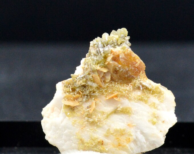 Mimetite on Wulfenite on Barite - 5 grams - Lantignié, Beaujeu, Rhône, France